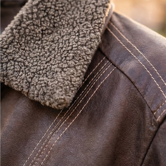 Twik 100% Genuine Leather Jacket - Removable Sherpa Collar - Vintage Style - Picture 3 of 13